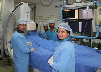 Dr-gaurav-singhal-Cardiologists-Bani-park-jaipur-Rajasthan-2