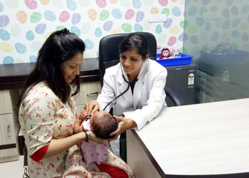 Dr-geetanjali-dambalkar-Child-specialist-pediatrician-Gurugram-Haryana-2