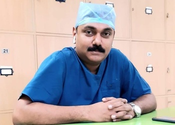 Dr-harish-chandran-Orthopedic-surgeons-Kowdiar-thiruvananthapuram-Kerala-1