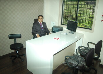 Dr-hemendra-solanki-Dermatologist-doctors-Junagadh-Gujarat-1