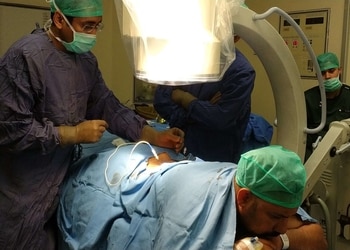 Dr-himanshu-tyagi-Orthopedic-surgeons-Noida-Uttar-pradesh-2