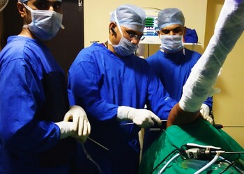 Dr-hitesh-mangal-Orthopedic-surgeons-Talwandi-kota-Rajasthan-3
