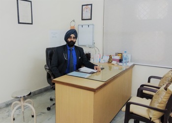 Dr-jasmeet-singh-dhingra-Gastroenterologists-Ludhiana-Punjab-1