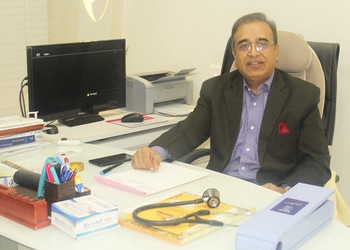 Dr-javed-ali-khan-Cardiologists-Tatibandh-raipur-Chhattisgarh-1