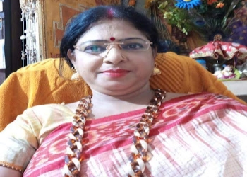 Dr-jayanti-mohapatra-Palmists-Acharya-vihar-bhubaneswar-Odisha-1