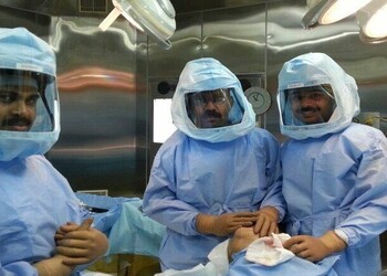 Dr-john-thayyil-john-Orthopedic-surgeons-Kochi-Kerala-2