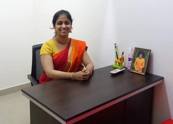 Dr-lakshmi-prashanth-Child-specialist-pediatrician-Chennai-Tamil-nadu-1