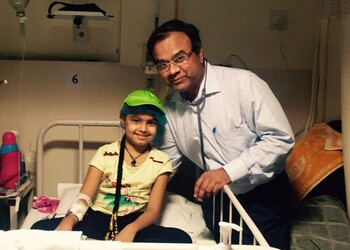 Dr-lalit-mohan-sharma-Cancer-specialists-oncologists-Jagatpura-jaipur-Rajasthan-2