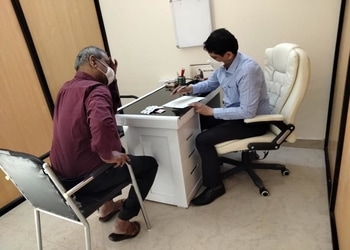 Dr-manish-sinha-Neurologist-doctors-Noida-city-center-noida-Uttar-pradesh-2