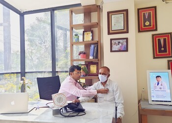 Dr-manoj-bansal-Cardiologists-Indore-Madhya-pradesh-2