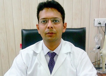 Dr-manu-gupta-Orthopedic-surgeons-Mohali-chandigarh-sas-nagar-Punjab-1