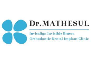 Dr-mathesul-invisalign-invisible-braces-orthodontic-dental-implant-clinic-Invisalign-treatment-clinic-Koregaon-park-pune-Maharashtra-1