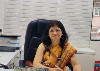 Dr-meera-singhal-Child-specialist-pediatrician-Baner-pune-Maharashtra-1