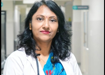 Dr-monika-agarwal-Gynecologist-doctors-Pradhan-nagar-siliguri-West-bengal-1