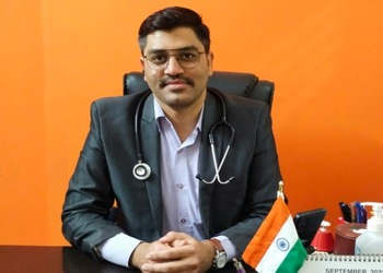 Dr-naveenkumar-hosalli-Diabetologist-doctors-Gokul-hubballi-dharwad-Karnataka-1