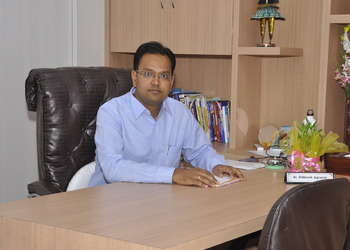 Dr-nidheesh-agarwal-Dermatologist-doctors-Udaipur-Rajasthan-1