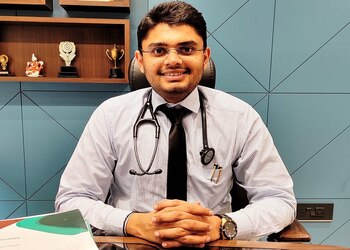 Dr-nischal-chovatiya-Diabetologist-doctors-Adajan-surat-Gujarat-1