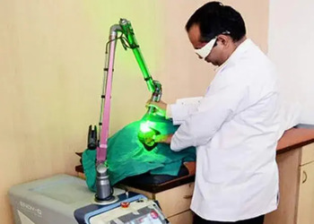 Dr-nitin-mishra-Dermatologist-doctors-Rampur-garden-bareilly-Uttar-pradesh-2