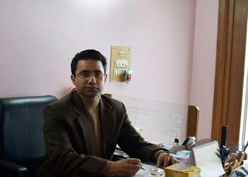 Dr-nitin-ranjan-Dermatologist-doctors-Aligarh-Uttar-pradesh-1