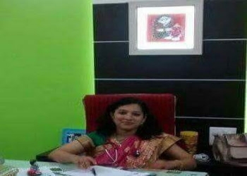 Dr-nivedita-oswals-rainbow-childrens-clinic-and-vaccination-centre-Child-specialist-pediatrician-Hadapsar-pune-Maharashtra-1