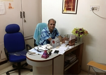 Dr-op-modi-Gynecologist-doctors-Railway-colony-bikaner-Rajasthan-1