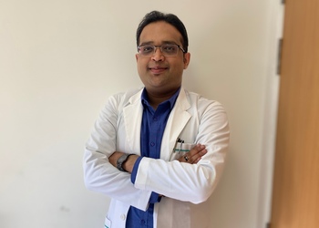 Dr-paras-agarwal-Diabetologist-doctors-Cyber-city-gurugram-Haryana-1