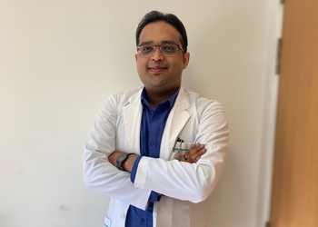 Dr-paras-agarwal-Diabetologist-doctors-Sector-14-gurugram-Haryana-1