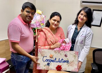 Dr-pragya-goel-Gynecologist-doctors-Sector-43-chandigarh-Chandigarh-1