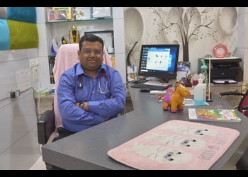 Dr-prince-parakh-Child-specialist-pediatrician-Siliguri-junction-siliguri-West-bengal-1