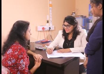 Dr-priyanka-aggarwal-Dermatologist-doctors-Baguiati-kolkata-West-bengal-2