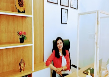 Dr-priyanka-borde-bisht-Dermatologist-doctors-Gurugram-Haryana-2