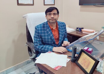 Dr-punkesh-kumar-Dermatologist-doctors-Ashok-rajpath-patna-Bihar-1