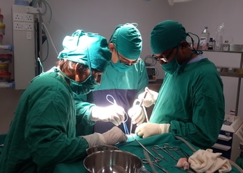 Dr-rajeev-bansal-Neurosurgeons-Sanjay-place-agra-Uttar-pradesh-2