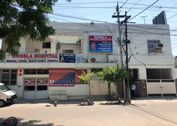 Dr-rajesh-khosla-Urologist-doctors-Model-town-ludhiana-Punjab-3