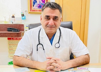 Dr-rajesh-khosla-Urologist-doctors-Rajguru-nagar-ludhiana-Punjab-1