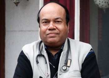 Dr-rajneesh-agarwal-Homeopathic-clinics-Agra-Uttar-pradesh-1