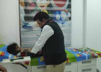 Dr-rajneesh-nema-chirayu-child-clinic-Child-specialist-pediatrician-Napier-town-jabalpur-Madhya-pradesh-2