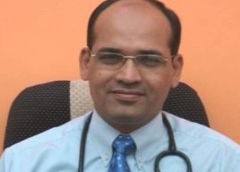 Dr-ravi-rathore-Child-specialist-pediatrician-Madhav-nagar-ujjain-Madhya-pradesh-1