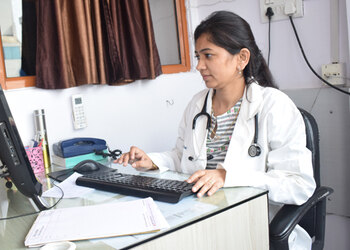 Dr-reema-agrawal-Child-specialist-pediatrician-Madan-mahal-jabalpur-Madhya-pradesh-1