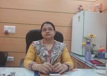Dr-rinshu-bansal-Child-specialist-pediatrician-Ghaziabad-Uttar-pradesh-2