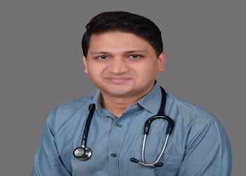 Dr-rizwan-maliks-cardio-diabetic-clinic-Diabetologist-doctors-Pimpri-chinchwad-Maharashtra-1