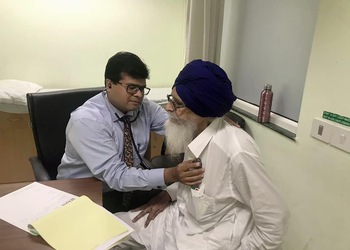 Dr-sachin-mittal-Diabetologist-doctors-Mohali-chandigarh-sas-nagar-Punjab-2