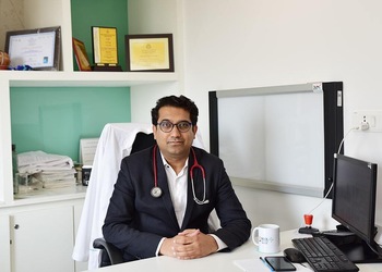 Dr-sajjan-rajpurohit-Cancer-specialists-oncologists-Karawal-nagar-Delhi-1
