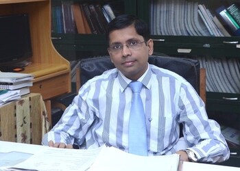 Dr-sandeep-kulkarni-Gastroenterologists-Camp-pune-Maharashtra-1