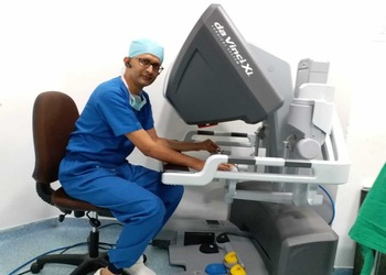 Dr-sandeep-nayak-Cancer-specialists-oncologists-Koramangala-bangalore-Karnataka-2