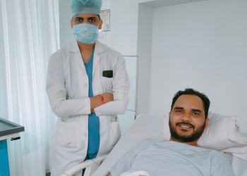 Dr-sandeep-nunia-Urologist-doctors-Jagatpura-jaipur-Rajasthan-3