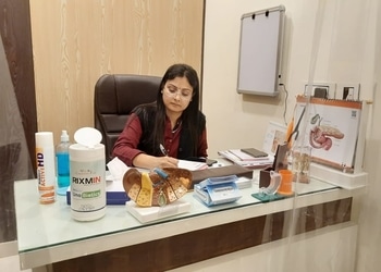 Dr-shalini-sharma-Gastroenterologists-Civil-lines-agra-Uttar-pradesh-1