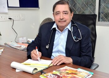 Dr-sharad-pendsey-Diabetologist-doctors-Civil-lines-nagpur-Maharashtra-1