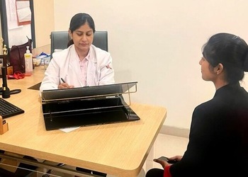 Dr-shefali-porwal-Dermatologist-doctors-Alambagh-lucknow-Uttar-pradesh-2