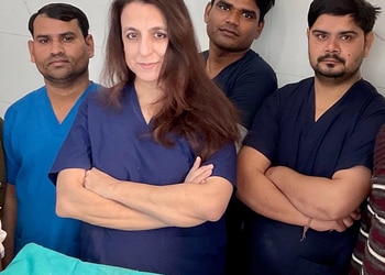 Dr-shivani-chaturvedi-Gynecologist-doctors-Agra-Uttar-pradesh-3